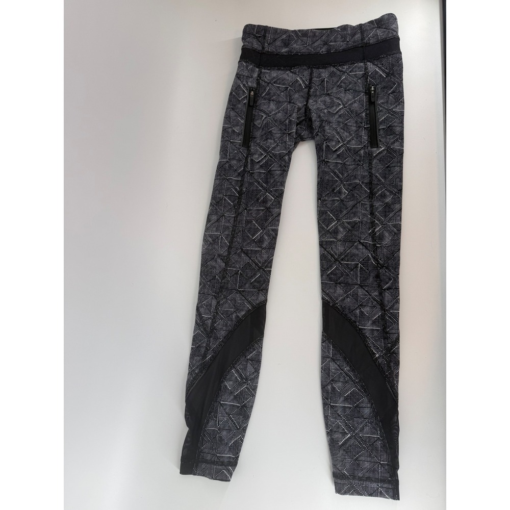 Lululemon Geometric Print Mesh Running Leggings Black White Size 2